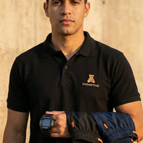 [Pague Só 3, Leve 5!] Polo Ursus Masculina em Malha Piquet (Algodão e Poliéster) com Acabamento Reforçado e Logo Bordado + 3 Bermudas e Relógio